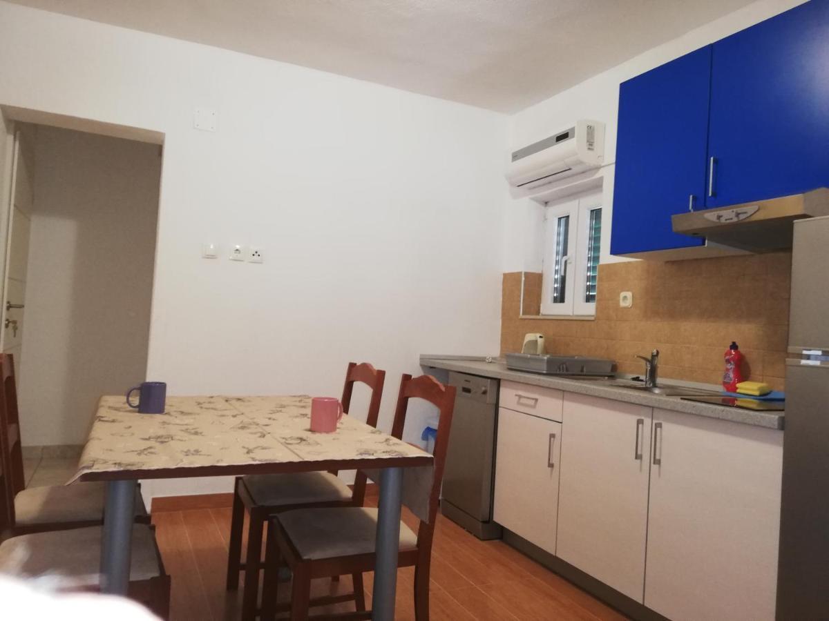 Mitan Apartman Tucepi Exterior photo
