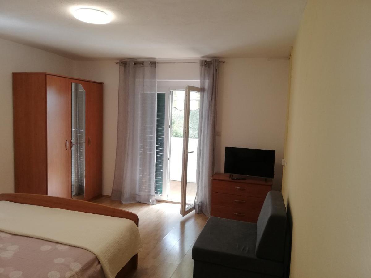 Mitan Apartman Tucepi Exterior photo