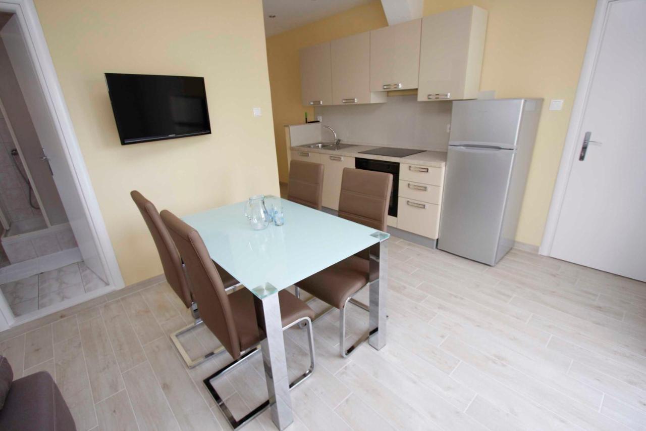 Mitan Apartman Tucepi Exterior photo
