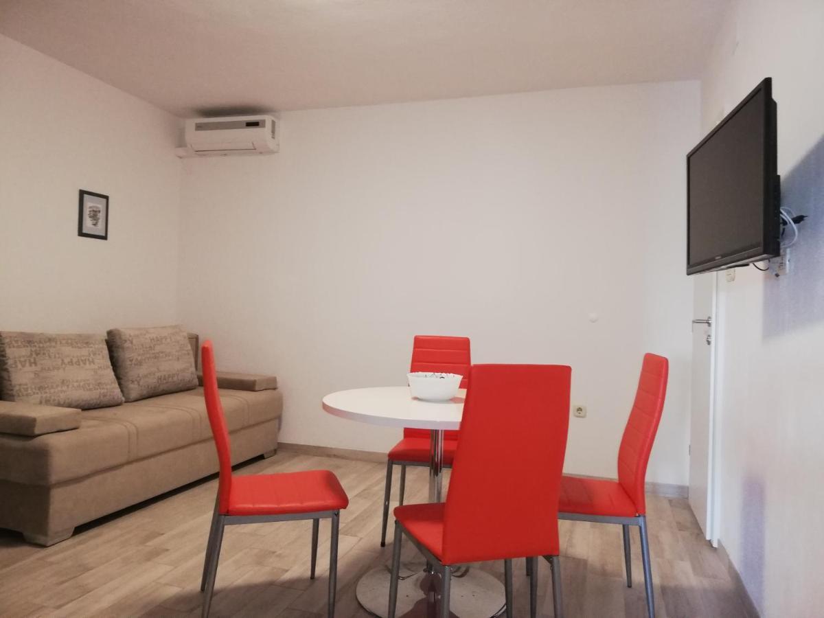 Mitan Apartman Tucepi Exterior photo