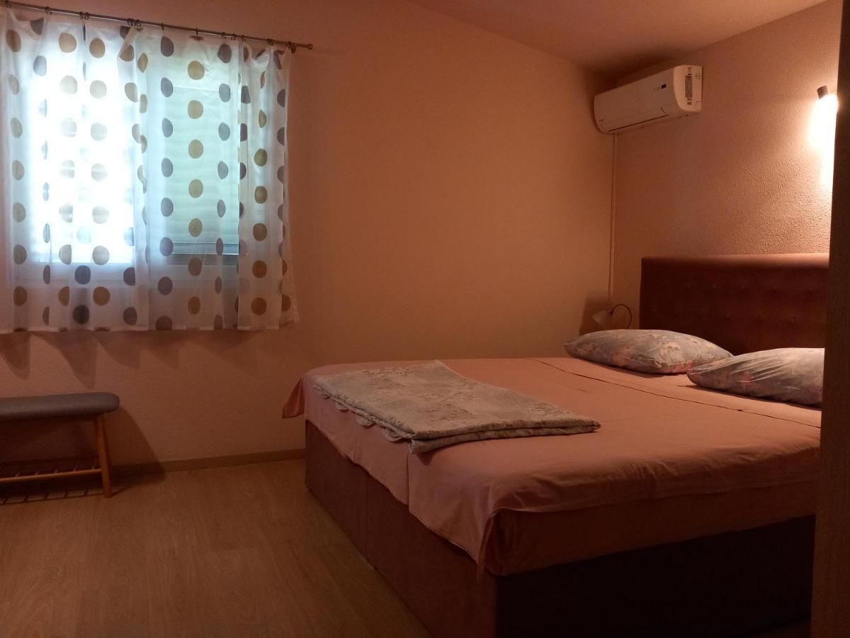 Mitan Apartman Tucepi Exterior photo